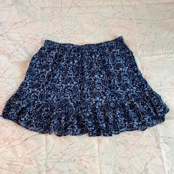 GAP Dresses & Skirts - Gap flouncy floral skirt, elastic waist, size 14